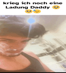 a picture of a man with a smiley face and the words krieg ich noch eine ladung daddy