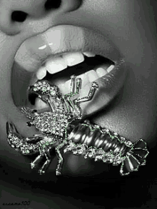 Lip Scorpion GIF