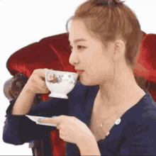 Seulisasoo Spill The Tea GIF - Seulisasoo Spill The Tea Seulgi GIFs
