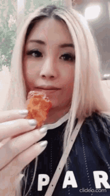 Alymew Chicken Nuggets GIF - Alymew Chicken Nuggets Eating GIFs