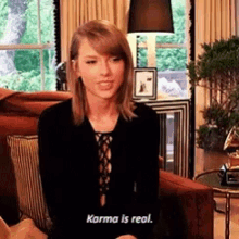 Karma Taylor Swift GIF - Karma Taylor Swift Smile GIFs