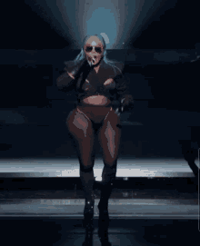 Lil Kim Queen Bee GIF - Lil Kim Queen Bee Bet Awards GIFs