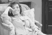 Mary Tyler Moore GIF - Mary Tyler Moore Mary Tyler Moore Show Smile GIFs