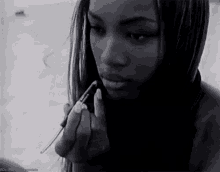 Naomi Campbell Popping Lips GIF - Naomi Campbell Popping Lips Lip Color GIFs