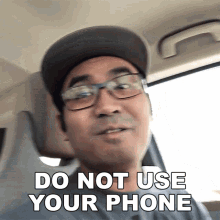 Do Not Use Your Phone While Driving Mikz Apol GIF - Do Not Use Your Phone While Driving Mikz Apol Mikz Apol Gaming GIFs