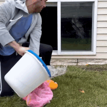 Cleaning The Window Daniel Labelle GIF - Cleaning The Window Daniel Labelle Window Cleaning GIFs
