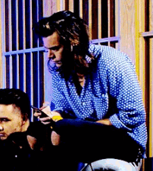 Harry Styles One Direction GIF - Harry Styles One Direction Texting GIFs
