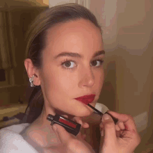 Brie Larson Red Lips GIF - Brie Larson Red Lips GIFs