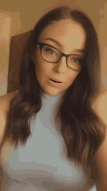 Char Selfie GIF - Char Selfie Girl GIFs
