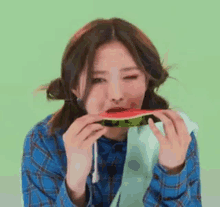 Olivia Hye Hyejoo GIF - Olivia Hye Hyejoo Watermelon GIFs