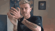 Sarcastic Clapping GIF - Sarcastic Clapping Bravo GIFs