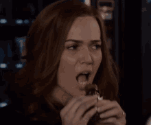 This Is Us Rebecca Pearson GIF - This Is Us Rebecca Pearson Candy Bar GIFs