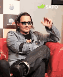 Johnny Depp Waving GIF - Johnny Depp Waving GIFs