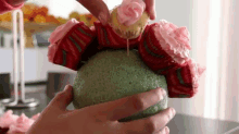 Cupcake Bouquet! GIF - Cupcake Cooking Diy GIFs