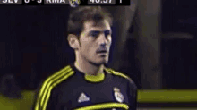 Iker Casillas Levanta Los Brazos De Alegria Y Sorpresa GIF - Iker Casillas Real Madrid Celebration GIFs