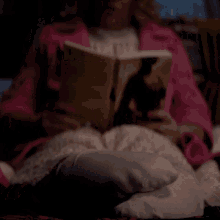 Hilda Excited Book Ready GIF - Hilda Excited Book Ready Eager GIFs