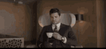 Farmasi GIF