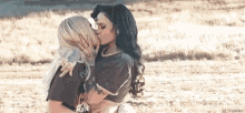 Hayley Kiyoko Kehlani GIF - Hayley Kiyoko Kehlani Kiss GIFs
