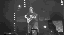 Ed Sheeran GIF - Ed Sheeran Playing Guitar GIFs