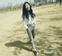 Yoohyeon Walking GIF - Yoohyeon Walking Dreamcatcher GIFs