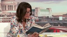 Susanna Reid Reading GIF - Susanna Reid Reading Book GIFs