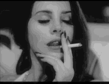 Lanadelrey Smoking GIF - Lanadelrey Smoking Cigarette GIFs