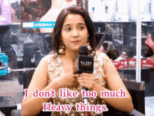 Ashi Singh I Dont Like Too Much Heavy Things GIF - Ashi Singh I Dont Like Too Much Heavy Things Interview GIFs