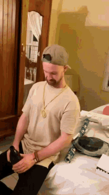 Necklace Gold GIF - Necklace Gold Drunk GIFs