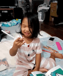 Baby Girl Rock On GIF - Baby Girl Rock On Asian Kid GIFs