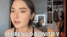 Miren Lo Bonito Y Natural Que Se Ve Laura Sanchez GIF - Miren Lo Bonito Y Natural Que Se Ve Laura Sanchez Bonito GIFs