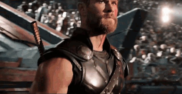 Chris Hemsworth diz que não queria ficar sem camisa em ''Thor: Ragnarok