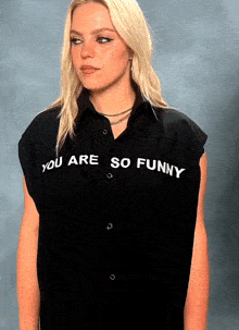Renee Rapp Wave GIF - Renee Rapp Wave You Are So Funny GIFs