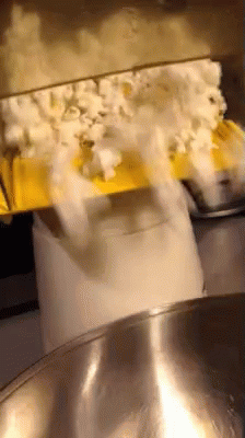 popcorn-munchies.gif