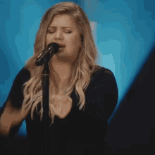 Kelly Clarkson Let Me In GIF - Kelly Clarkson Let Me In Love So Soft GIFs