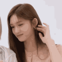 Leeseo Laugh Leeseo Looking And Laugh GIF - Leeseo Laugh Leeseo Looking And Laugh Ive Leeseo Laugh GIFs