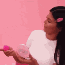 Kylie Jenner Kylie Jenner Laughing GIF - Kylie Jenner Kylie Jenner Laughing Kylie Jenner Doing Makeup GIFs