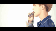 J Hope Eating Snickers GIF - J Hope Eating Snickers GIFs