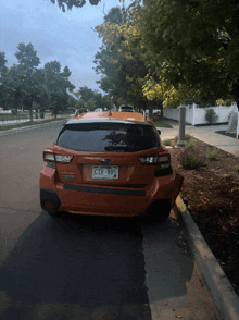 a car with a license plate that says car-ros
