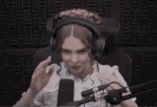 Loeya Twitch Streamer GIF - Loeya Twitch Streamer Confused GIFs