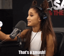 Ariana Grande Smash GIF - Ariana Grande Smash Tun GIFs
