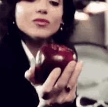 Regina Mills Apple GIF - Regina Mills Apple Checking GIFs