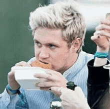 Niall Eating GIF - Niall Eating GIFs