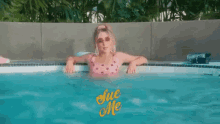 Sabrina Carpenter Swimming GIF