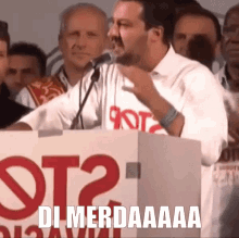 Di Merda Di Merdaaa GIF - Di Merda Di Merdaaa Salvini GIFs