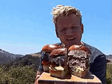 Ramsay Burger GIF - Gordon Ramsay Burger Guten Appetit GIFs