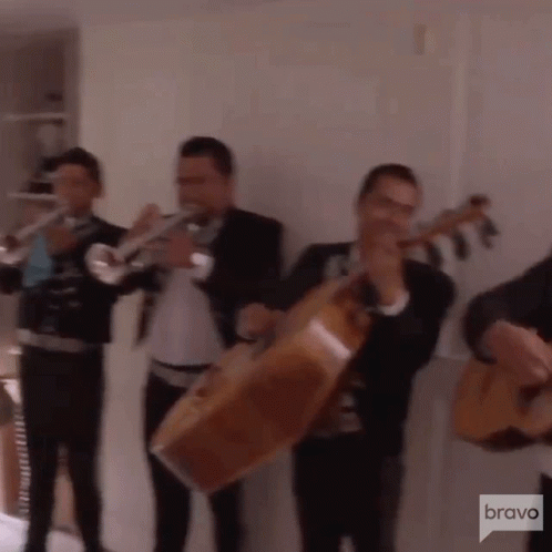 spanish-orchestra-mariachi-band.gif