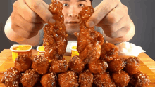 시크릿양념닭다리 떵개떵 GIF - 시크릿양념닭다리 떵개떵 먹방 GIFs