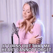 It Turns Out That My Heart Cannot Forget Emma Heesters GIF - It Turns Out That My Heart Cannot Forget Emma Heesters Maafkan Aku Song GIFs