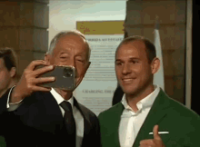 Zoho Marcelo GIF - Zoho Marcelo Selfie GIFs