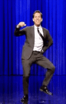 Paul Rudd Dancing GIF - Paul Rudd Dancing Moves GIFs